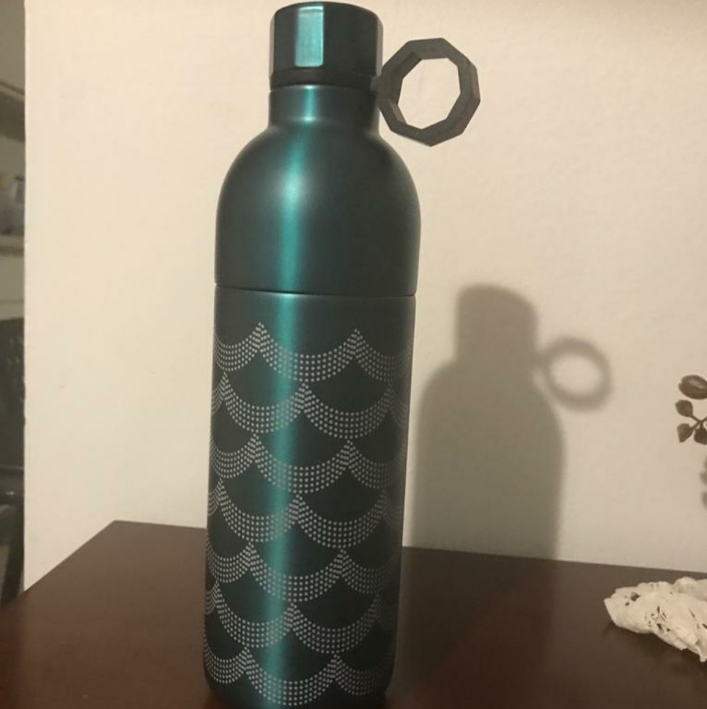 STARBUCKS thermal continar for hot or cold drink